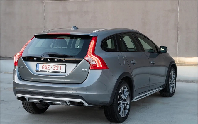 Volvo V60 Cross Country cena 59900 przebieg: 248315, rok produkcji 2017 z Lublin małe 631